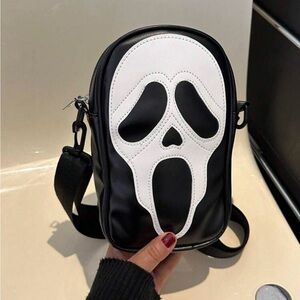 Black/white Skull Mini Crossbody Bag NEW 🏷️